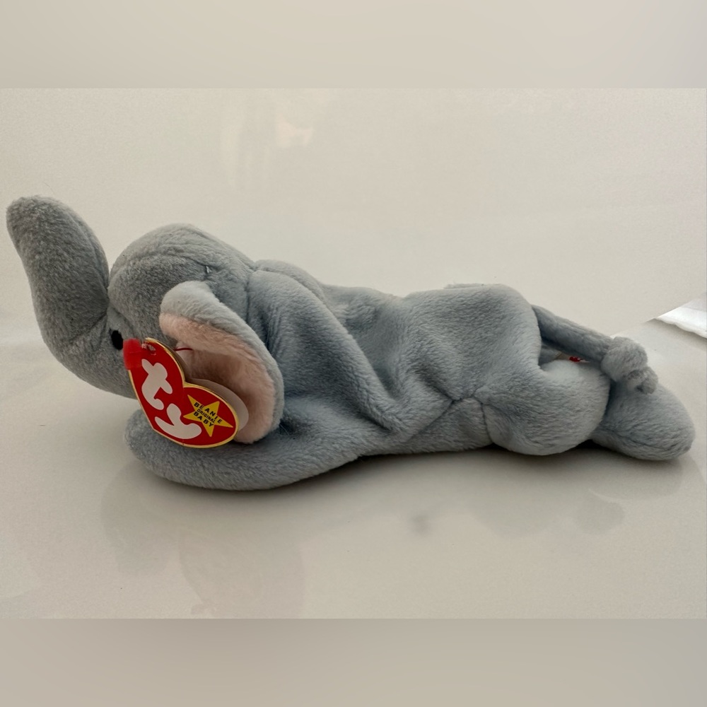 Rare retired Ty beanie baby peanut